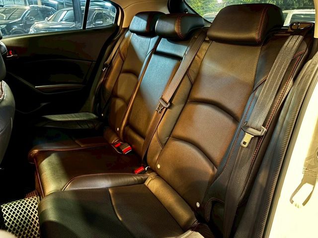 MAZDA馬自達 MAZDA 3  第9張相片