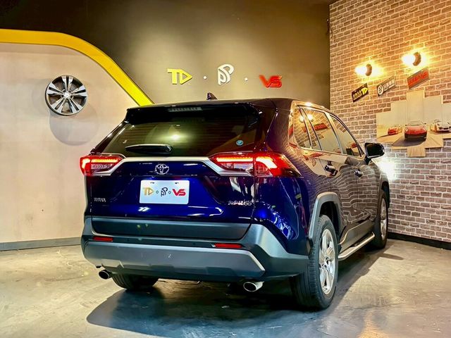 TOYOTA豐田 RAV4  第2張相片