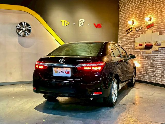 TOYOTA豐田 ALTIS  第2張相片