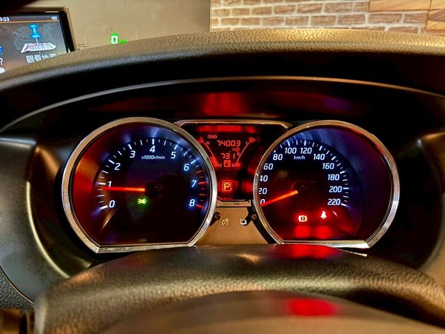 NISSAN日產 LIVINA  第12張相片