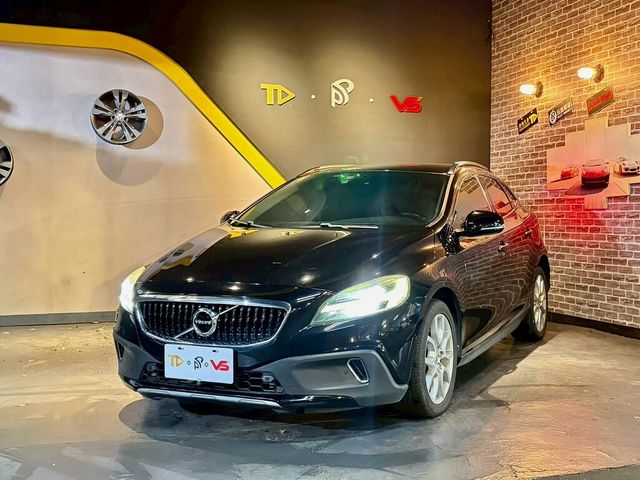 VOLVO富豪 V40 CROSS COUNTRY  第1張相片