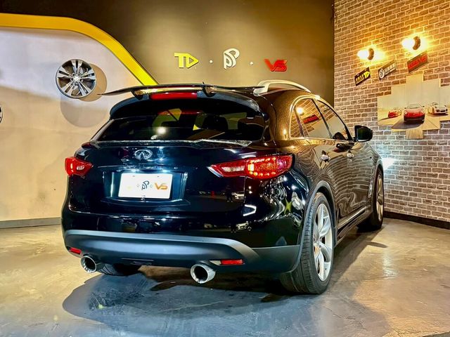 INFINITI無限 FX35  第2張相片