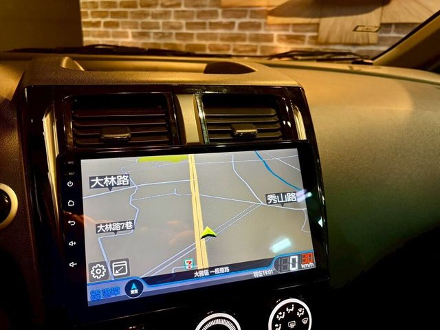 MITSUBISHI三菱 COLT PLUS  第16張相片