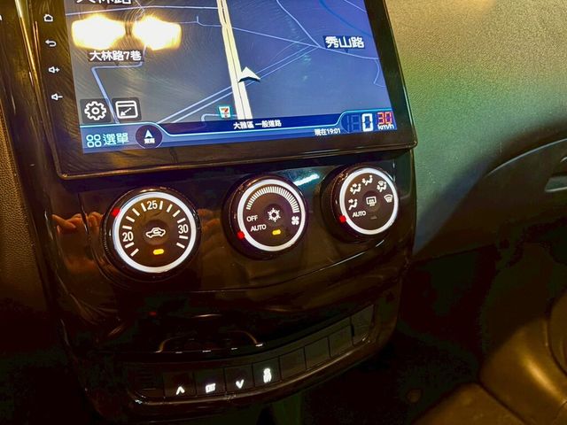 MITSUBISHI三菱 COLT PLUS  第18張相片