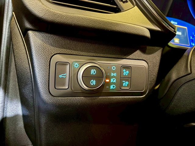 FORD福特 KUGA  第13張相片