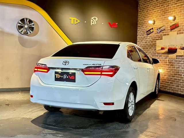 TOYOTA豐田 ALTIS  第2張相片