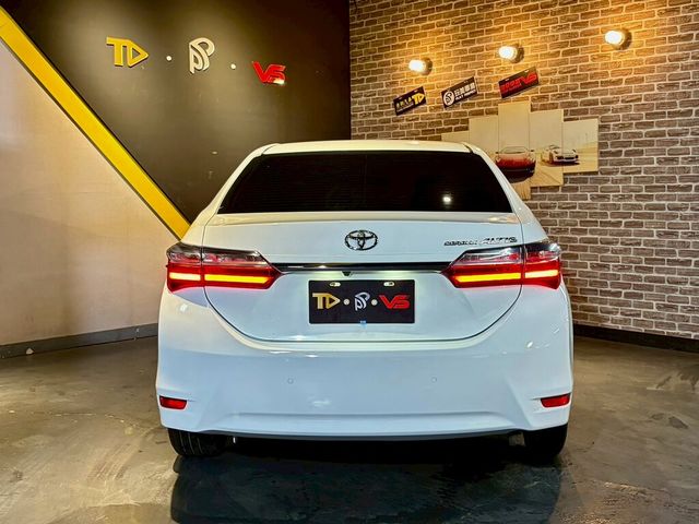 TOYOTA豐田 ALTIS  第4張相片