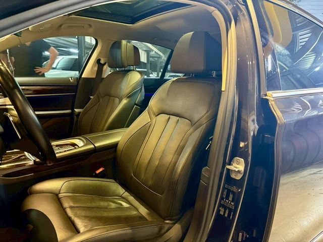 BMW寶馬 730I  第10張相片