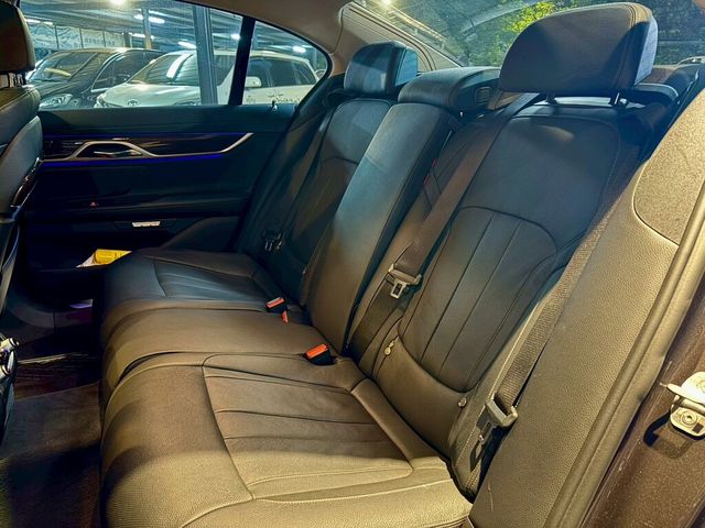 BMW寶馬 730I  第11張相片