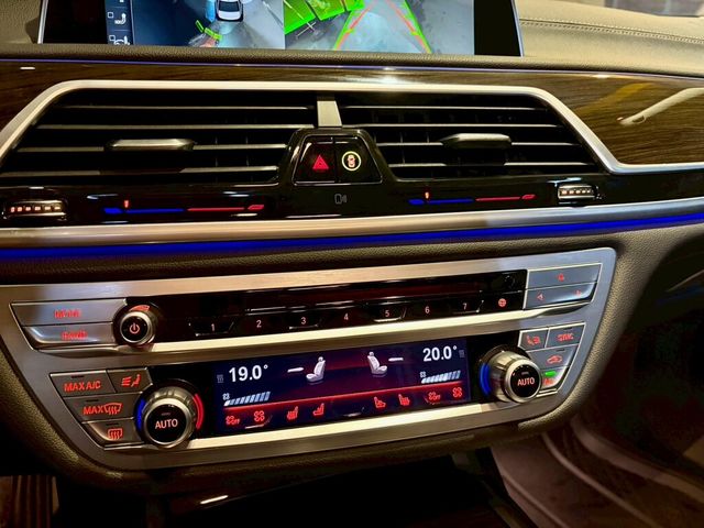 BMW寶馬 730I  第18張相片