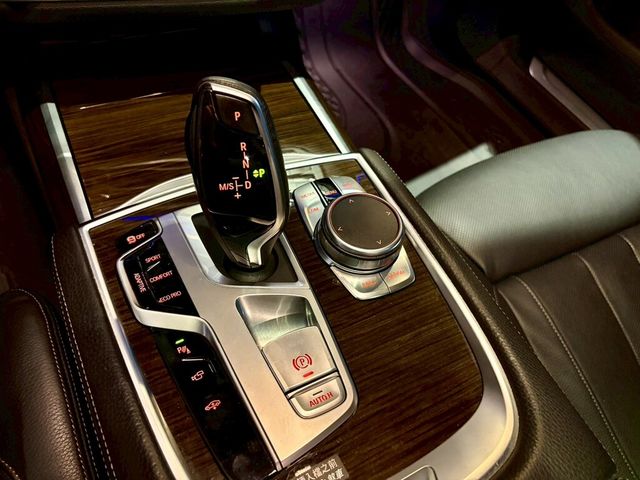 BMW寶馬 730I  第19張相片