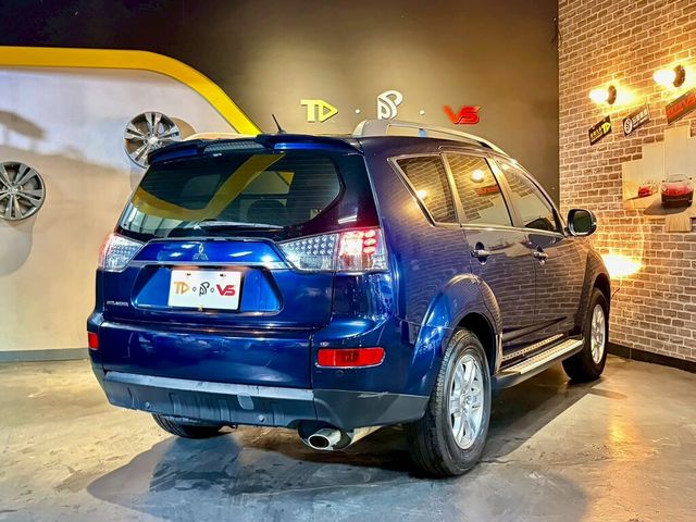 MITSUBISHI三菱 OUTLANDER  第2張相片