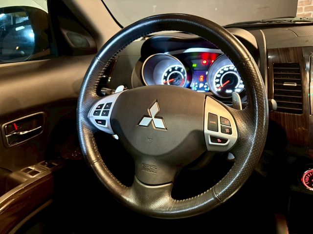 MITSUBISHI三菱 OUTLANDER  第11張相片