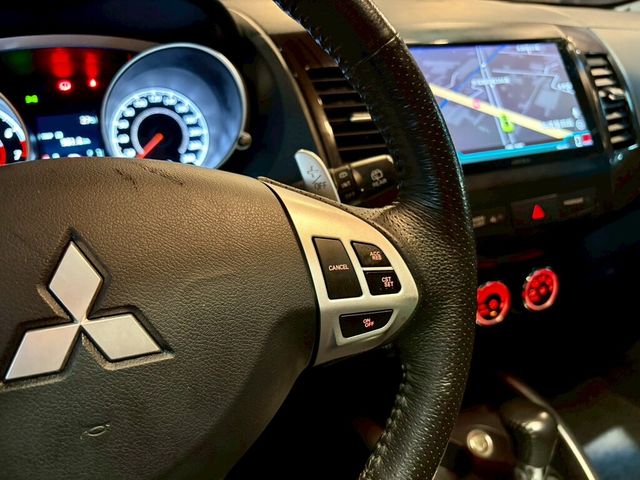 MITSUBISHI三菱 OUTLANDER  第13張相片