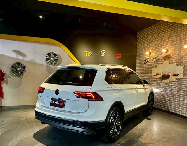 VOLKSWAGEN福斯 TIGUAN  第2張相片