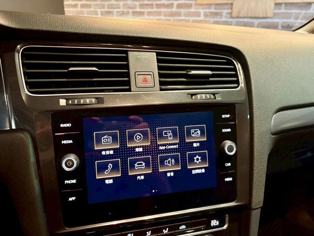 VOLKSWAGEN福斯 GOLF  第14張相片