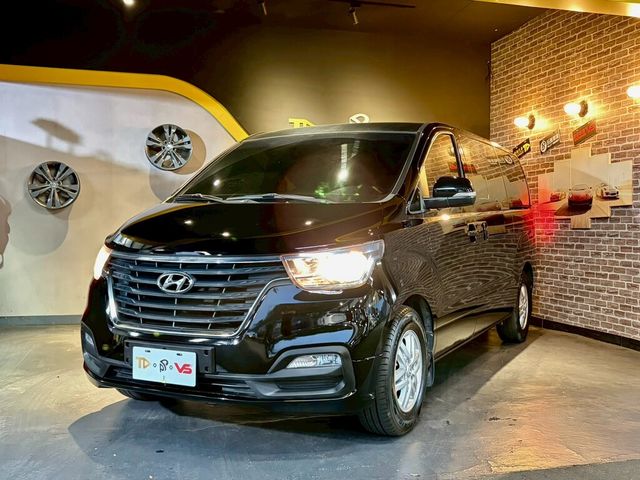 HYUNDAI現代 STAREX  第1張相片