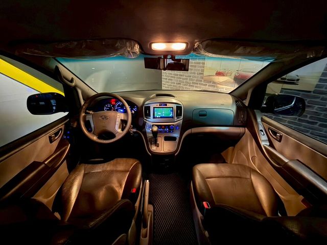 HYUNDAI現代 STAREX  第7張相片