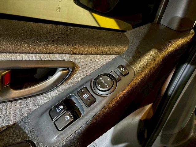 HYUNDAI現代 STAREX  第13張相片