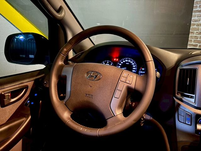 HYUNDAI現代 STAREX  第14張相片