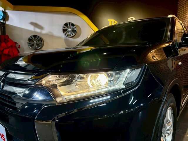 MITSUBISHI三菱 OUTLANDER  第5張相片