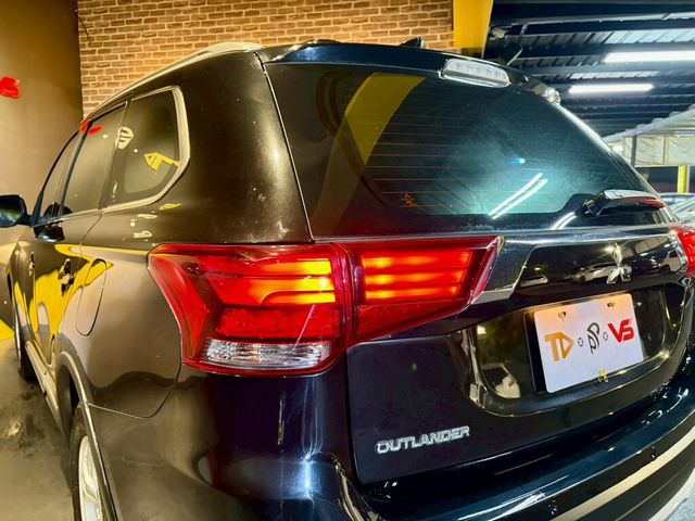MITSUBISHI三菱 OUTLANDER  第6張相片