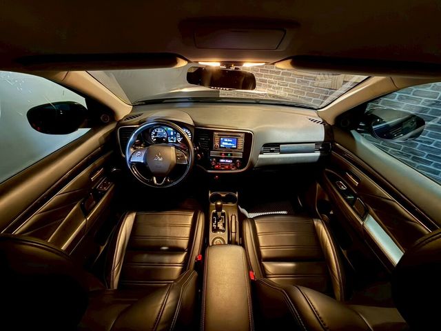 MITSUBISHI三菱 OUTLANDER  第7張相片