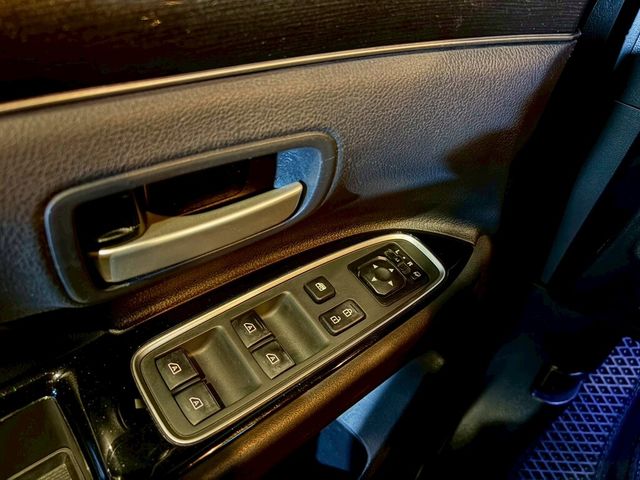 MITSUBISHI三菱 OUTLANDER  第11張相片