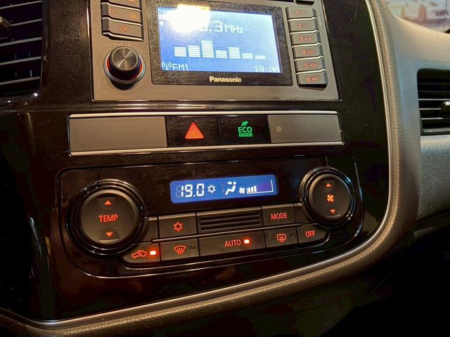 MITSUBISHI三菱 OUTLANDER  第16張相片