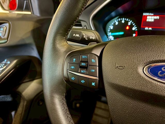 FORD福特 FOCUS ACTIVE  第15張相片