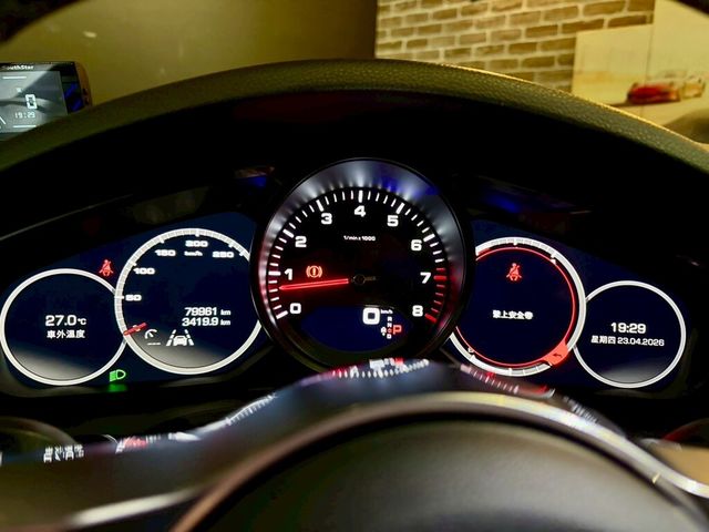 PORSCHE保時捷 CAYENNE  第16張相片