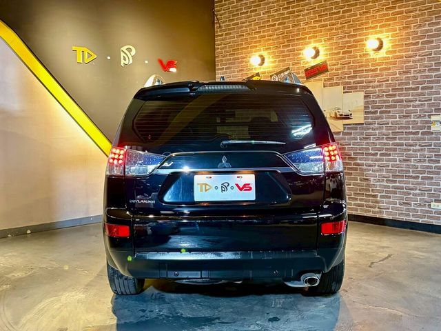 MITSUBISHI三菱 OUTLANDER  第4張相片