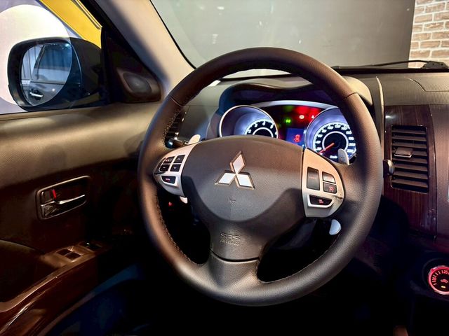 MITSUBISHI三菱 OUTLANDER  第11張相片