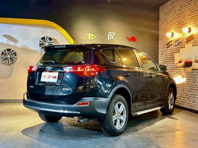 TOYOTA豐田 RAV4  第2張相片