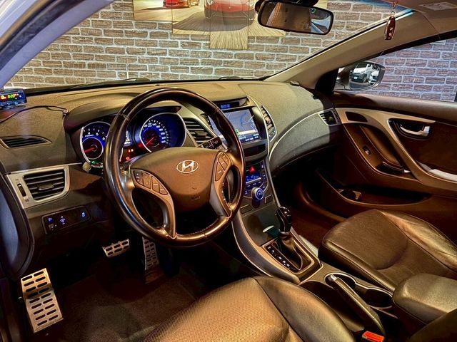 HYUNDAI現代 ELANTRA  第8張相片