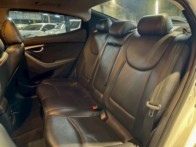 HYUNDAI現代 ELANTRA  第10張相片