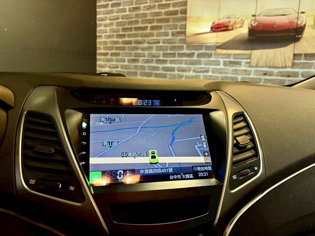 HYUNDAI現代 ELANTRA  第15張相片