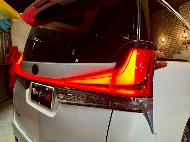 LEXUS凌志 LM300H  第6張相片