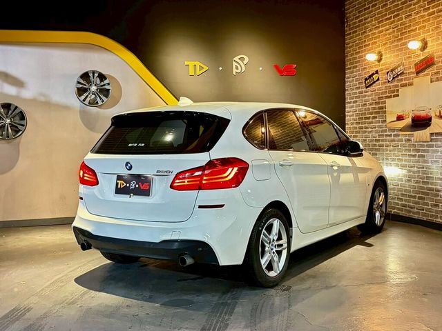 BMW寶馬 220I  第2張相片