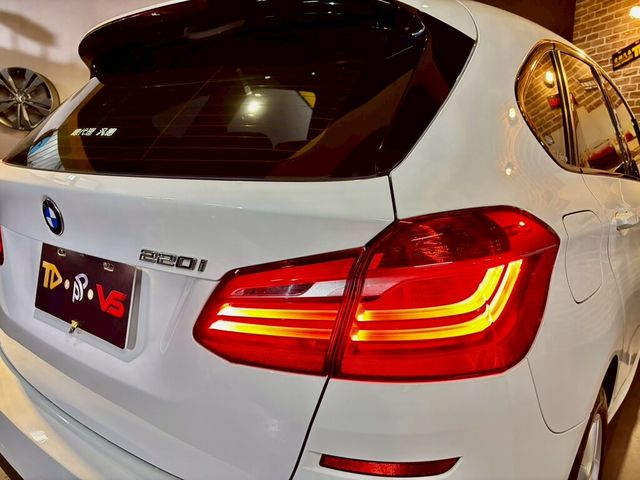 BMW寶馬 220I  第6張相片