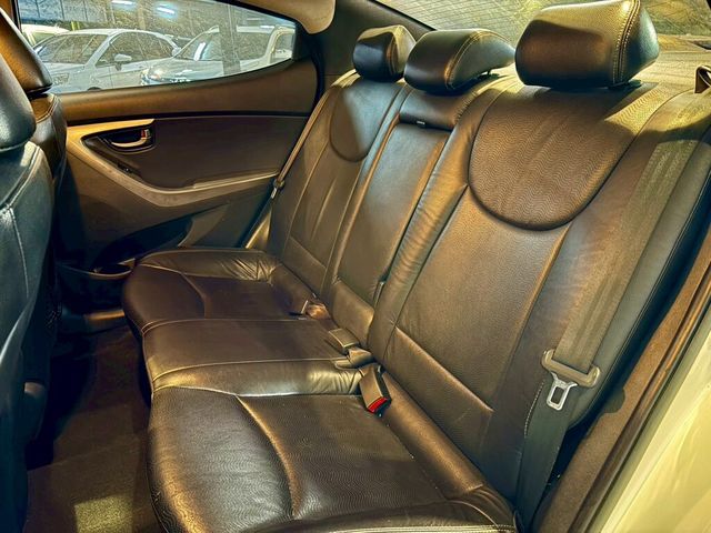 HYUNDAI現代 ELANTRA  第10張相片