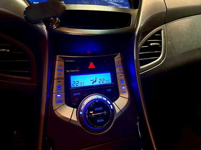 HYUNDAI現代 ELANTRA  第19張相片