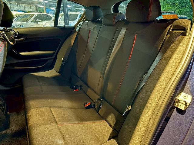 BMW寶馬 116I  第10張相片