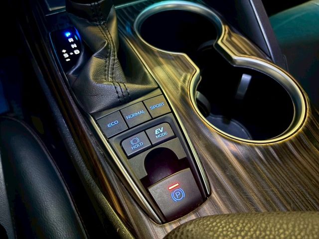 TOYOTA豐田 CAMRY HYBRID  第19張相片