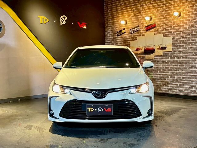 TOYOTA豐田 ALTIS  第3張相片