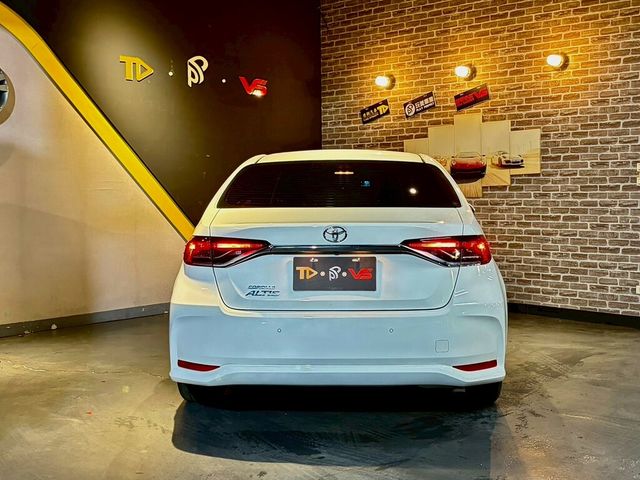 TOYOTA豐田 ALTIS  第4張相片