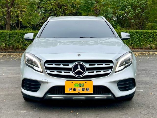 M-BENZ賓士 GLA180  第2張相片