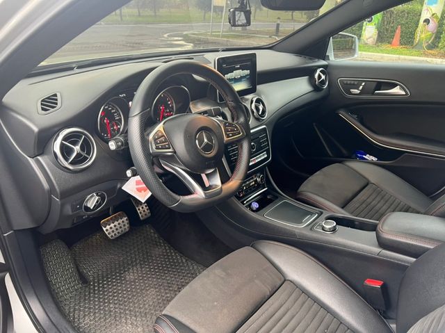 M-BENZ賓士 GLA180  第9張相片