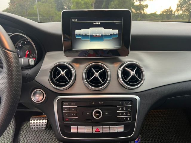M-BENZ賓士 GLA180  第19張相片