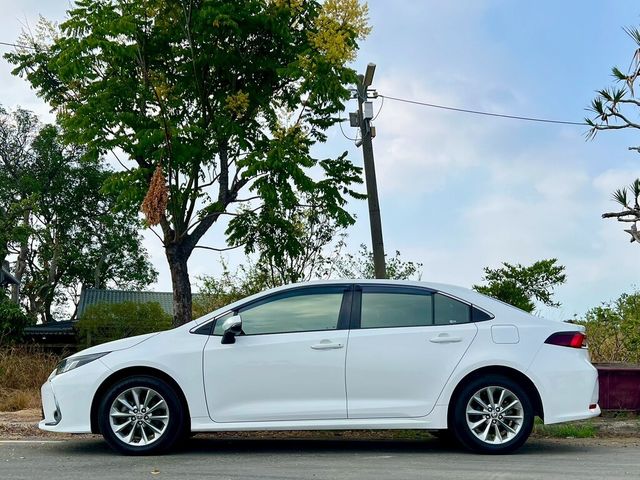 TOYOTA豐田 ALTIS  第3張相片